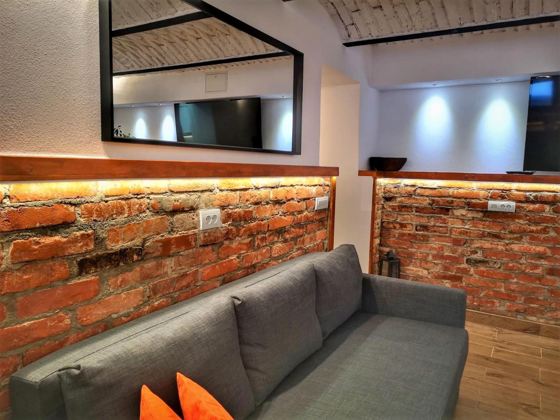 T House Apartment Sibiu Ngoại thất bức ảnh