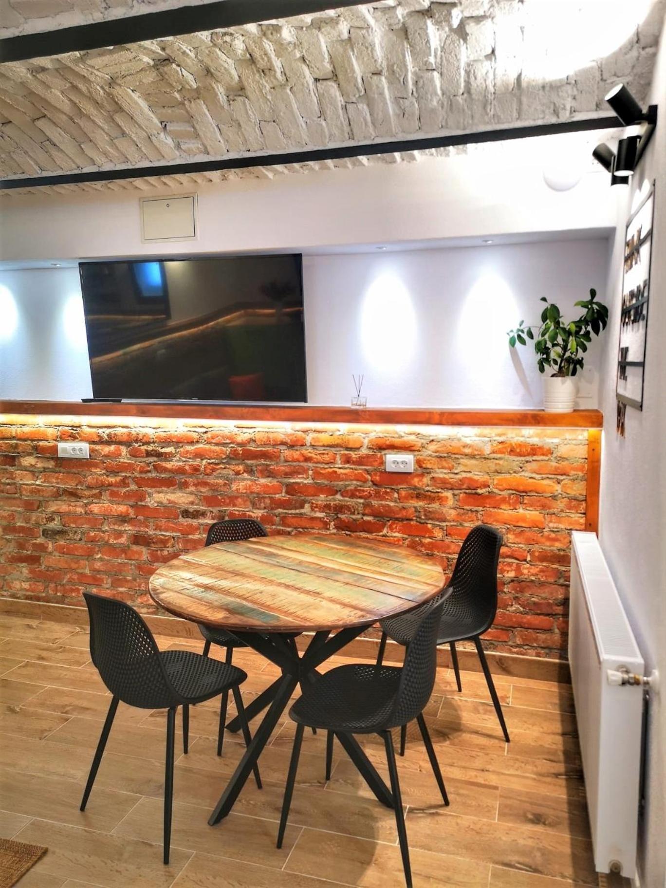 T House Apartment Sibiu Ngoại thất bức ảnh